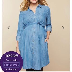 Denim top and maroon leggings.